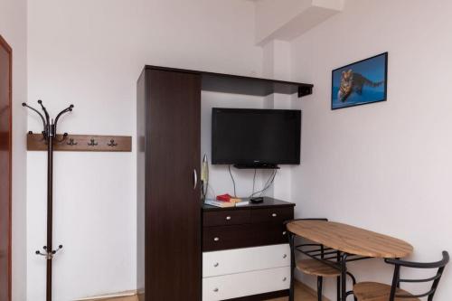 Bright And Light Apartments