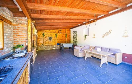Viesnīcas āriene, Nice Home In Hrvatska Kostajnica in Hrvatska Kostajnica