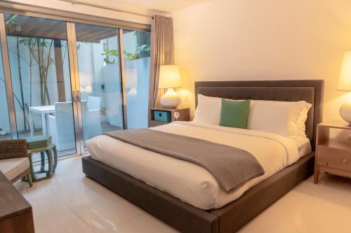 Sleeps 6