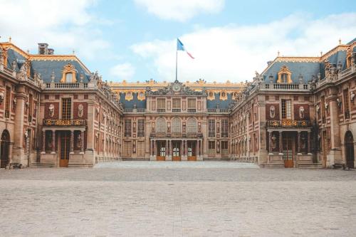 2 pièces avec balcon - Parking - Proche Versailles (2 pieces avec balcon - Parking - Proche Versailles) in Le Chesnay