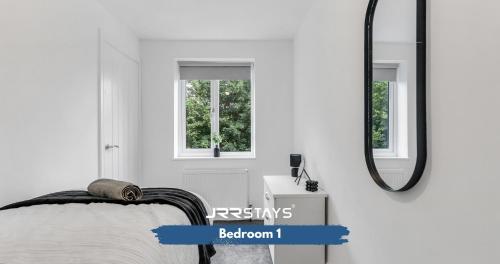 JRR STAYS 2Bed Sleeps 4 - Coventry CV2 - image 5
