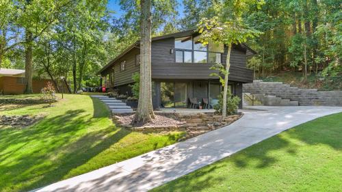Lucille-5 Min to DT & UofA-Serene Nature Views in Fayetteville, USA