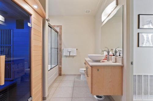 Luxurious Brian Head loft w spa sauna views Luxurious Brian Head loft w spa sauna views