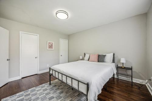 Wynnefield 1923-90, 2bd I Spacious I Parking in Philadelphia, USA