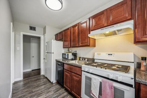 Wynnefield 1923-90, 2bd I Spacious I Parking in Philadelphia, USA