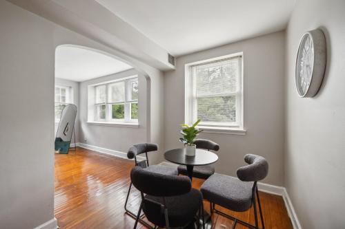 Wynnefield 1923-92, 2bd I Spacious I Parking in Philadelphia, USA