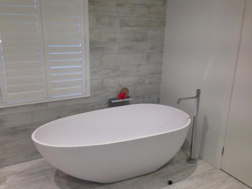 حمام, مبيت وإفطار كرونولا بيتش هاوس (Cronulla Beach House Bed & Breakfast) in Cronulla