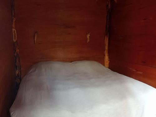 2 twin beds