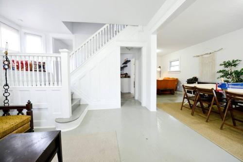 Detroit 5-Bedroom, Near Museums & Ping Pong in Detroit, USA