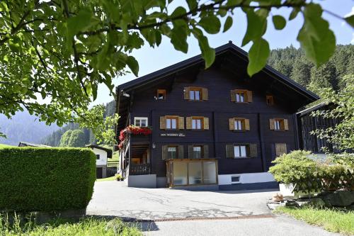 Haus Tschambräu (Haus Tschambrau) in جاشورن