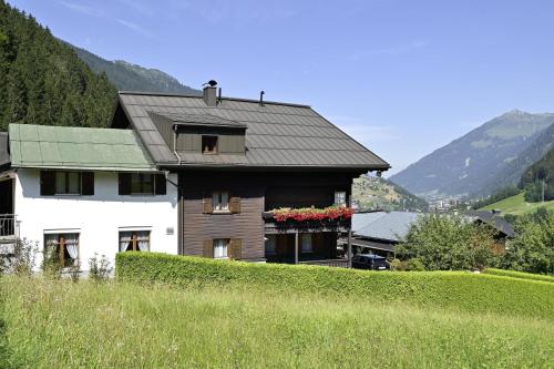 Haus Tschambräu (Haus Tschambrau) in جاشورن