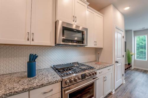 Uptown Charlotte Stay 3B 2B King Bed sleeps 8 in Charlotte, USA
