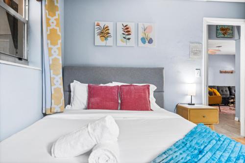 3BR Mini Oasis - Pool, Game Lounge and Near Beaches in Fort Lauderdale, USA