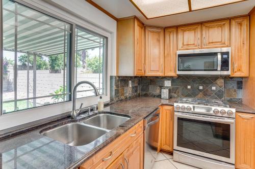 Huntington Beach Home Fire Pit, Grill and More! in Goldenwest