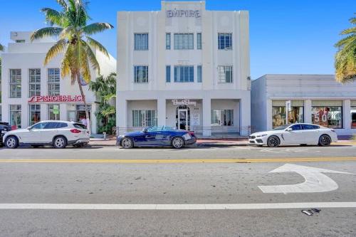 Miami Beach Home, 7 guests, Steps from the beach