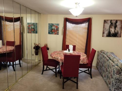 charming 3 bedrooms, 2 full baths, vacation home in Niagara Falls, USA