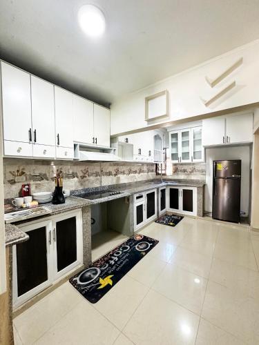 Kitchen, Cerca del divino nino I WiFi I TV in Constanza