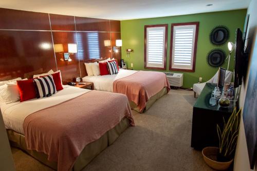Daddy O Hotel Room Type - Deluxe Queen Room