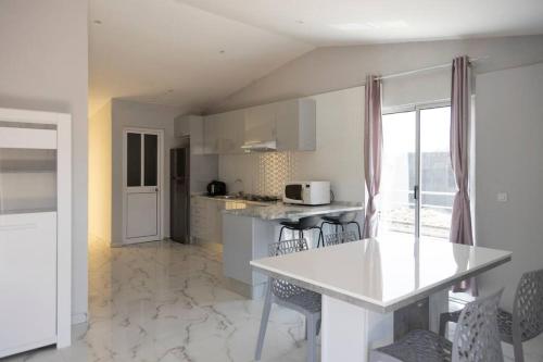 2 bdr cozy apartment in city center, Wifi - LCGR in อัสโซมาดา