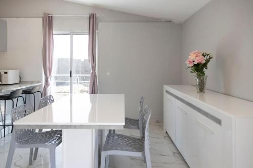 2 bdr cozy apartment in city center, Wifi - LCGR in อัสโซมาดา