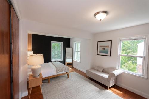 Takoma Park Home ~ 6 Mi to the National Mall! in 塔科馬公園