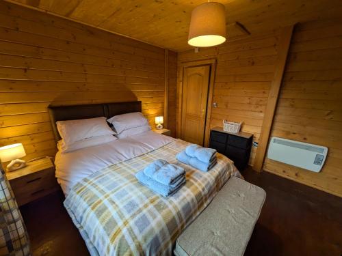 Pet Friendly - Lodge at Riverview Holiday Park in Ньюкаслтон