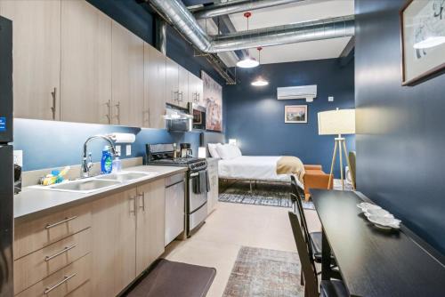 VioletSuitesPDX Boutique Hotel