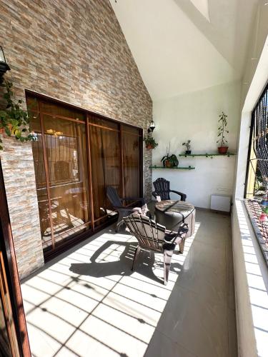 Balcony/terrace, Cerca del divino nino I WiFi I TV in Constanza