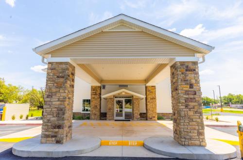 Cobblestone Inn & Suites - Winters - 숙소 외관