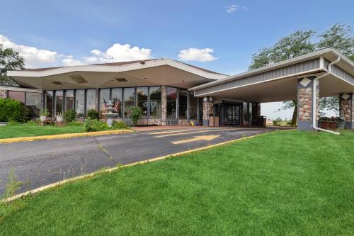 Miami Suites in Toledo, USA