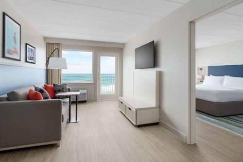 Dunes Manor Hotel & Dunes Suites - image 10