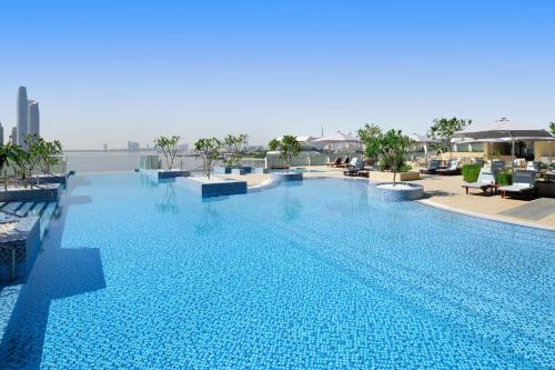 Swimming pool, InterContinental Dubai Festival City By IHG in Dubai Festival City