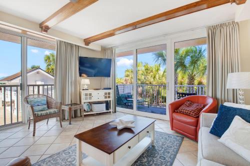 3 Bed Condo Block to Beach 2 Pools Hot Tub 3 Bed Condo Block to Beach 2 Pools Hot Tub