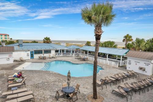 3 Bed Condo Block to Beach 2 Pools Hot Tub 3 Bed Condo Block to Beach 2 Pools Hot Tub