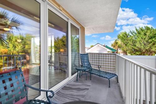 3 Bed Condo Block to Beach 2 Pools Hot Tub 3 Bed Condo Block to Beach 2 Pools Hot Tub