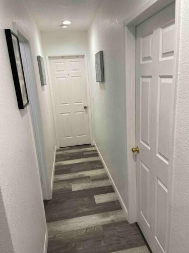 Beautiful 4 bedroom 2 bathroom house in Gardena, USA