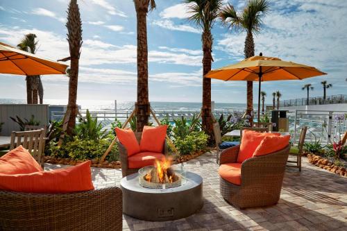 Delta Hotels by Marriott Daytona Beach Oceanfront - image 2