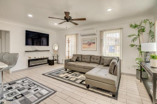2 Mi to SoFi Stadium: Updated Inglewood Home!, Los Angeles