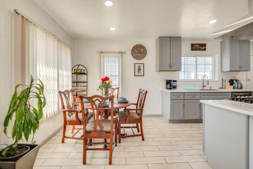 2 Mi to SoFi Stadium Updated Inglewood Home! in Los Angeles, USA