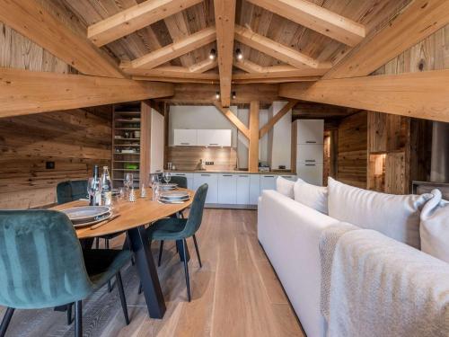 Duplex Ski in/out 5 pers, 2 ch, 3 sdb, Balcon, WIFI - Courchevel 1650 - FR-1-631-208 in Courchevel
