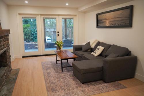Spacious Forested Garden Suite in North Vancouver, Canada