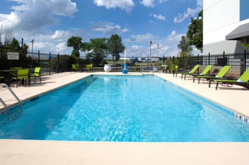 Peldbaseins, SpringHill Suites Cincinnati North/Forest Park in Forest Park (OH)