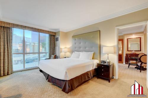 MGM Signature-02-601 1Br2Ba F1 Strip View Balcony