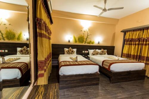 Hotel Royal Safari Chitwan - Tap to explore photos