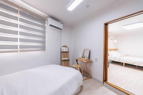 Namsan Tower View - duplex, 3rooms 2toilets, Seoul (photo 10)