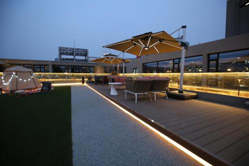 ห้องส่วนกลางสำหรับนั่งเล่น/ดูทีวี, Qianzitong First Seeing Hotel in เขตชางผิง