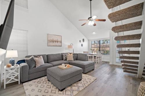 Renovated Townhome 5 mins walk to Beach, in the best resort in PCB, Horizon South