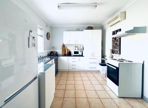 Treehouse Hideouts - Ground Level - Heygarth House Townhouse - Port of Echuca, Echuca (foto 8)