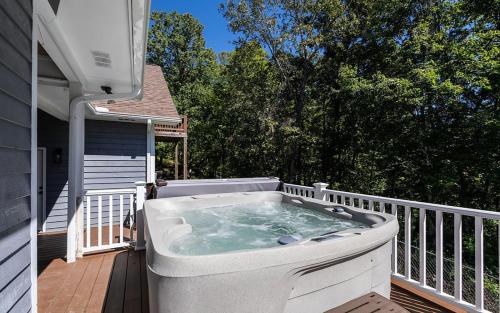 Shadow Ridge Retreat - image 3