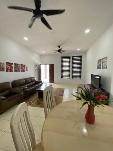 Ikhwan Homestay Cherating - Balok